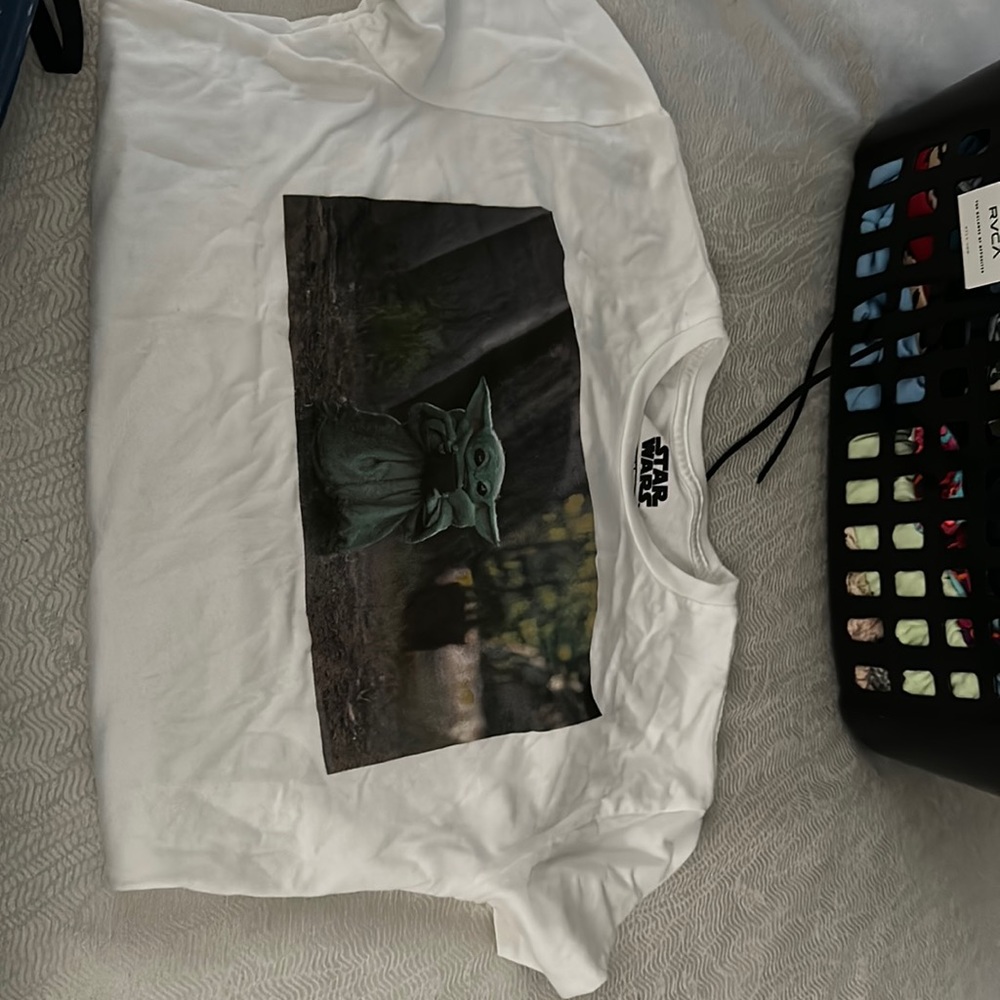 Baby yoda tshirt